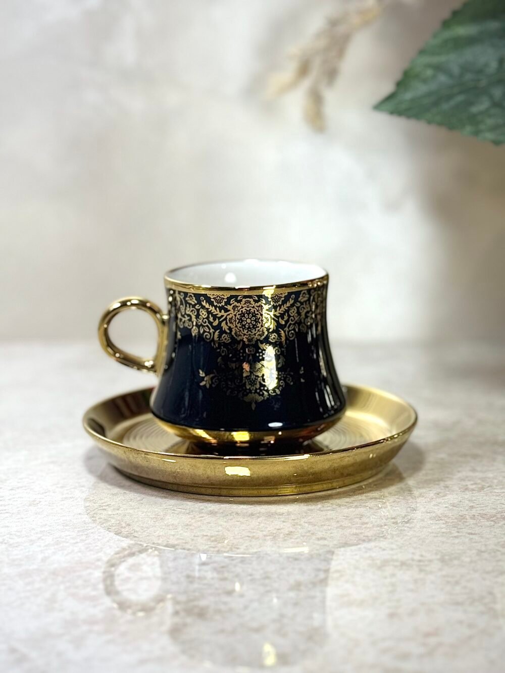 Set de 6 Tasses à Café Noir et Doré – Élégance Moderne et Raffinée