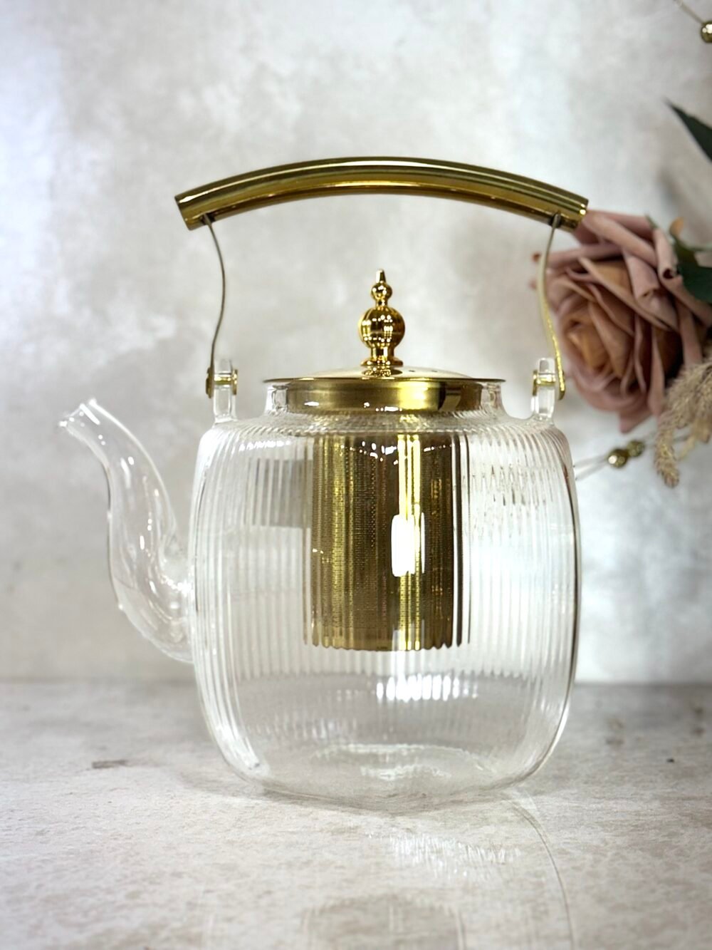 Théière en Verre Résistante à la Chaleur avec Panier à Infusion – Élégance et Praticité pour un Thé Parfait
