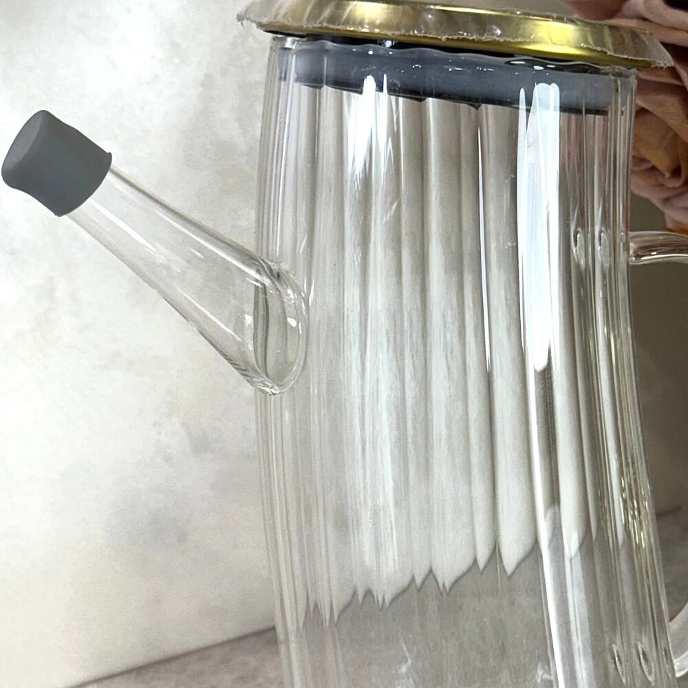 Carafe en Verre avec Bec Verseur et Poignée – Service Précis et Élégance pour Huile ou Sauce