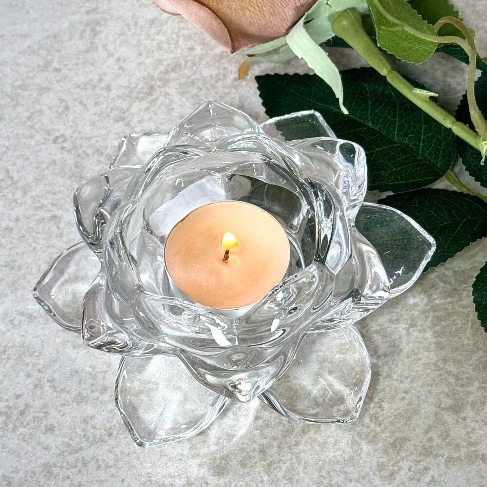 Petite Porte-Bougie Lotus en Verre Transparent – Délicatesse Florale et Lumière Apaisante