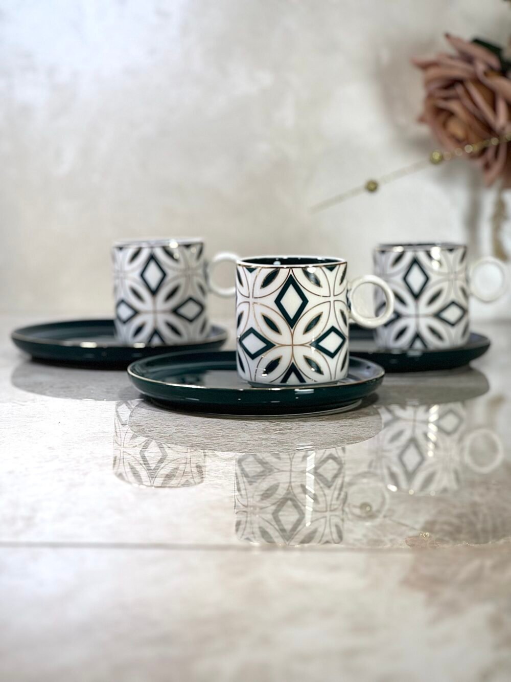 Ensemble de 6 Tasses à Café Vertes et Blanches – Simplicité Élégante pour un Moment de Dégustation Raffiné