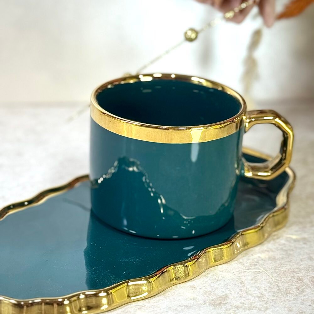 Ensemble de 6 Grandes Tasses à Café Vertes et Dorées – Élégance Intemporelle pour Moments Privilégiés