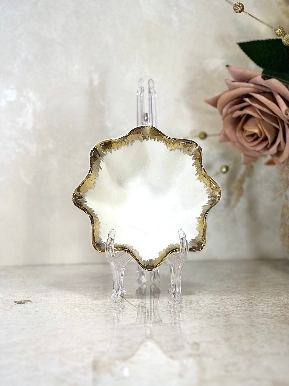 Bol Blanc avec Bords Dorés à Motif Ondulé – Disponible en 3 Tailles