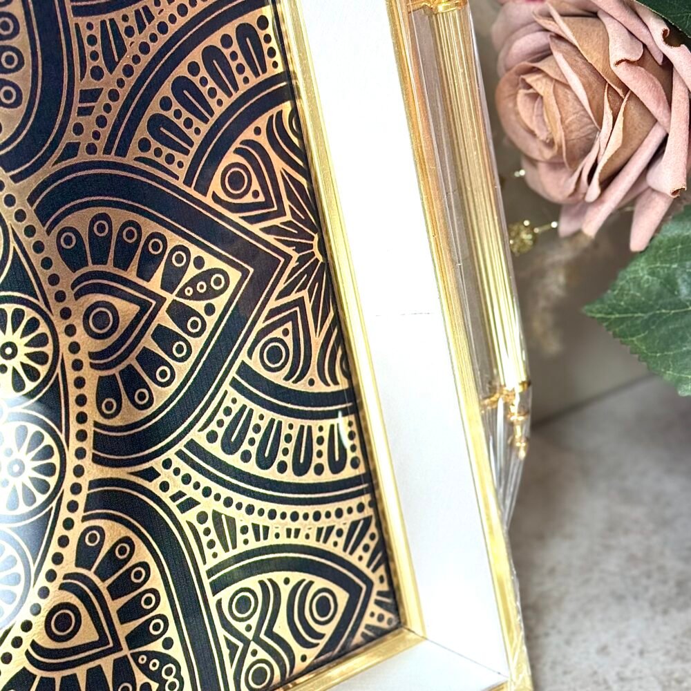 Plateau Élégant Noir et Doré avec Décor Mandala – Style Chic et Intemporel