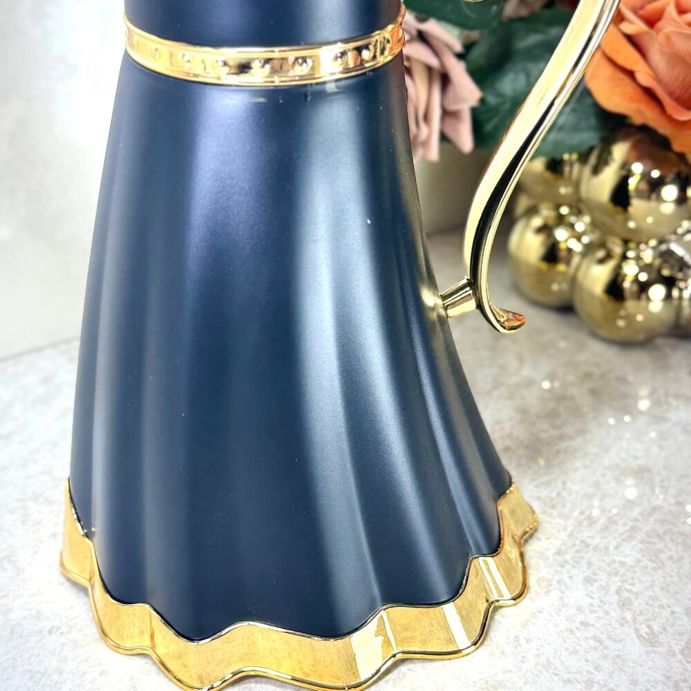 Thermos Élégants Noir et Doré – Design Moderne et Raffiné