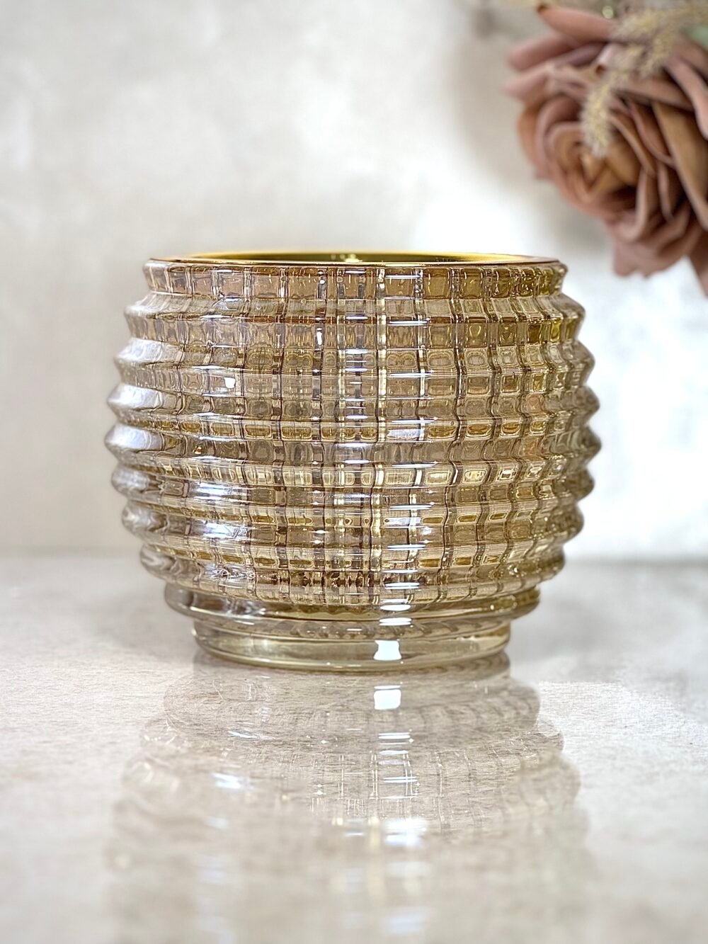 Brûleur d'Oud Sphérique en Verre Ambre Texturé – Élégance Sensorielle et Décorative
