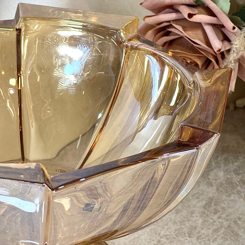 Grand Bol de Présentation en Verre Ambré Clair avec Support – Élégance Chaleureuse et Présentation Raffinée