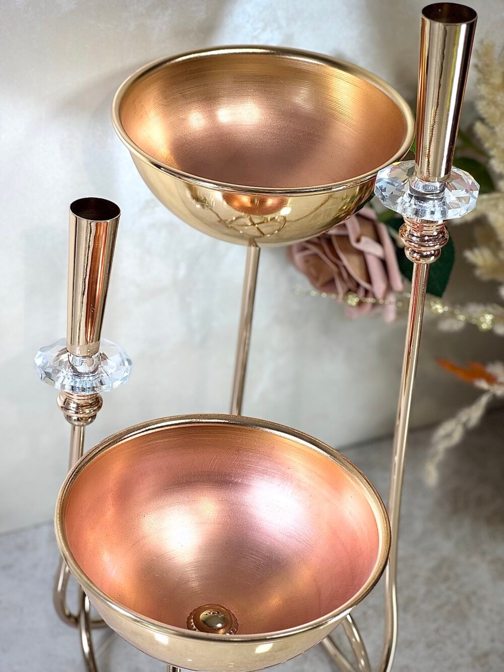Bougeoir Contemporain Élégant en Doré – Minimalisme Chic et Lumière Sublimée