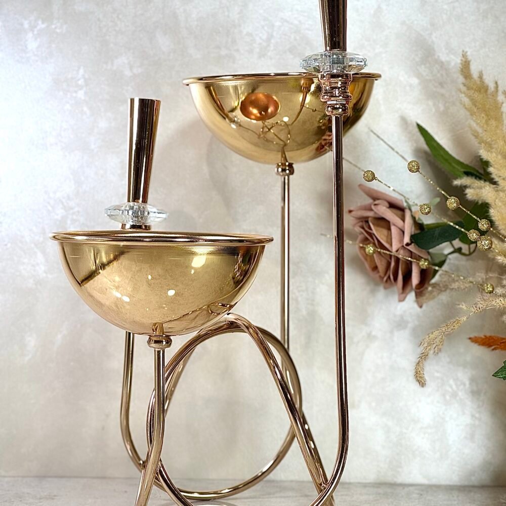 Bougeoir Contemporain Élégant en Doré – Minimalisme Chic et Lumière Sublimée