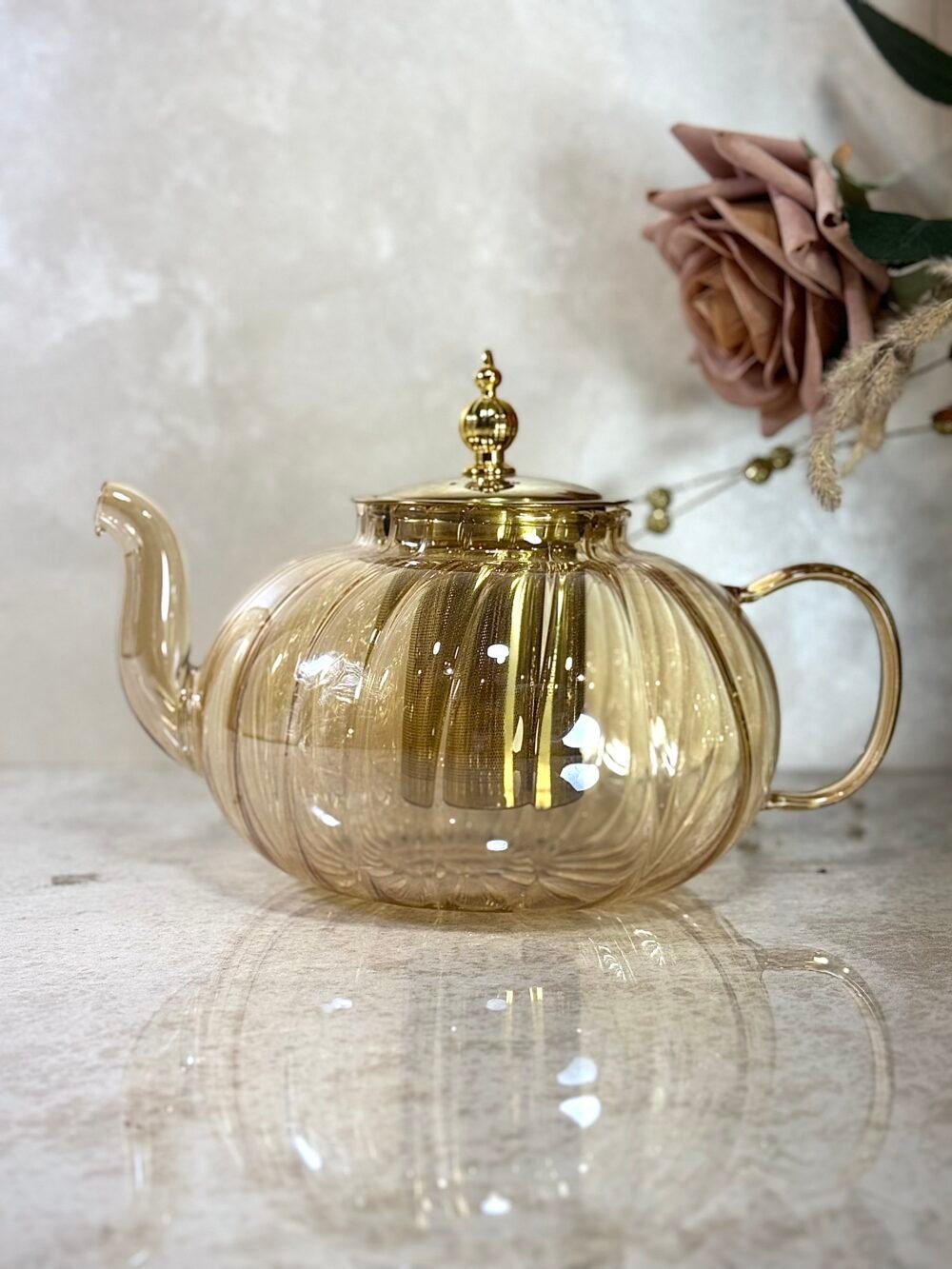 Théière Résistante à la Chaleur en Verre Ambre Clair avec Panier à Infusion – Élégance et Arômes Parfaits