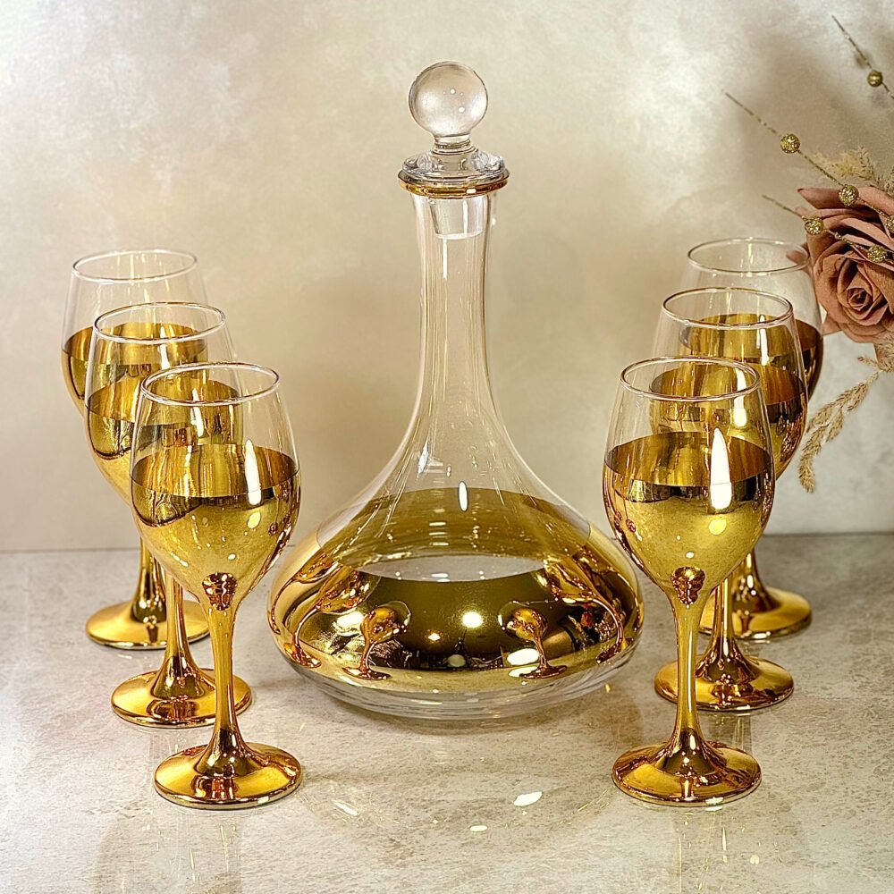 Carafe en Verre Élégante avec Décorations Dorées et 6 Verres – Raffinement et Style pour Service de Table