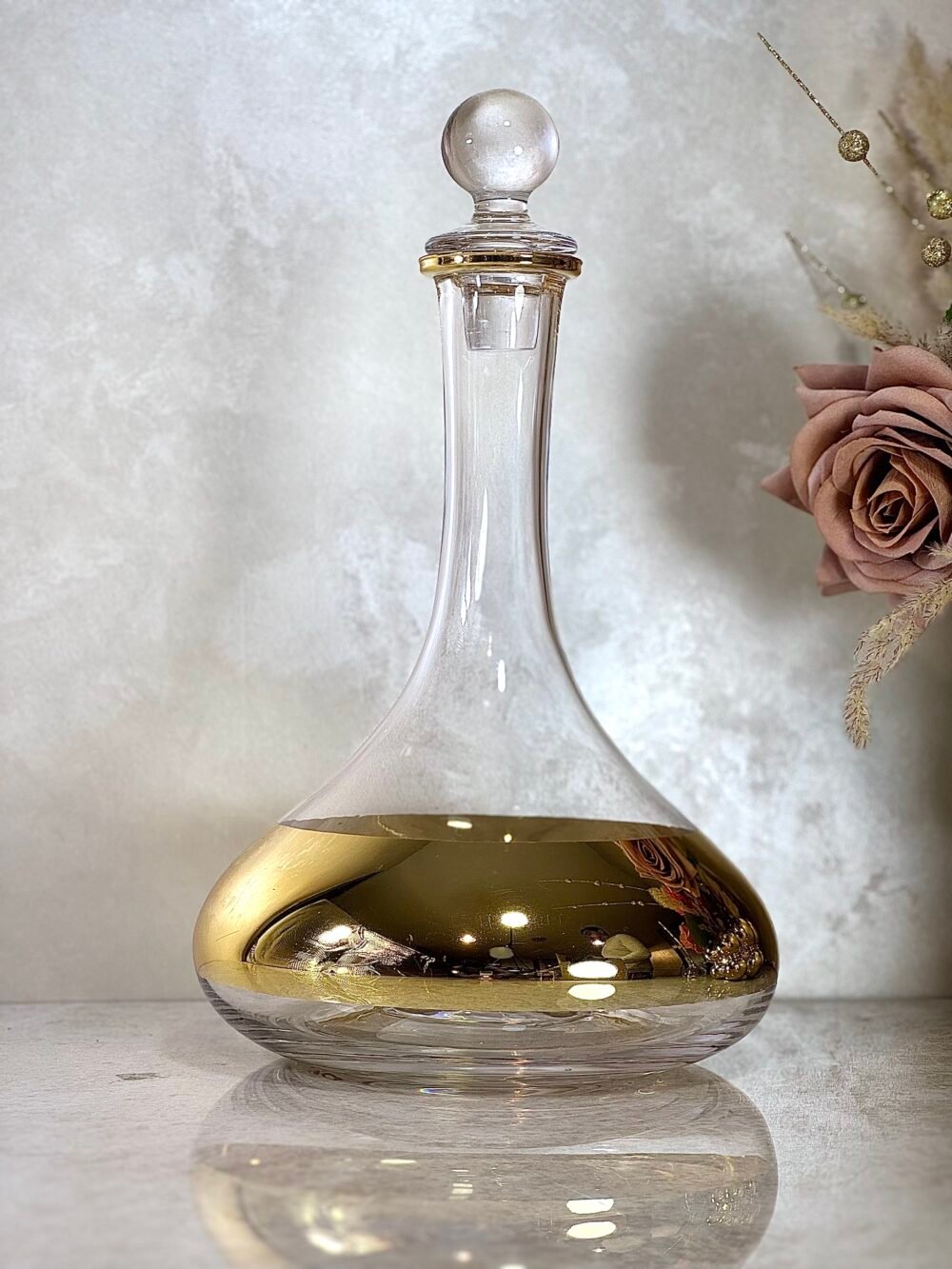 Carafe en Verre Élégante avec Décorations Dorées et 6 Verres – Raffinement et Style pour Service de Table