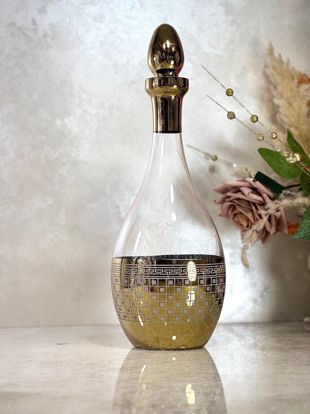 Ensemble Carafe en Verre Clair avec 6 Verres – Finitions Dorées Élégantes pour une Table Raffinée