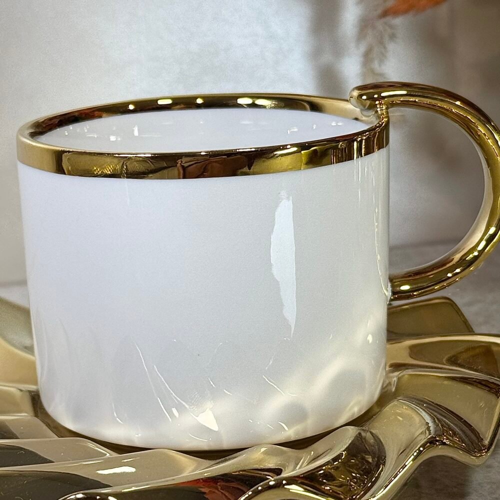 Ensemble de 6 Grandes Tasses à Café Blanches et Dorées – Élégance Classique et Format Généreux