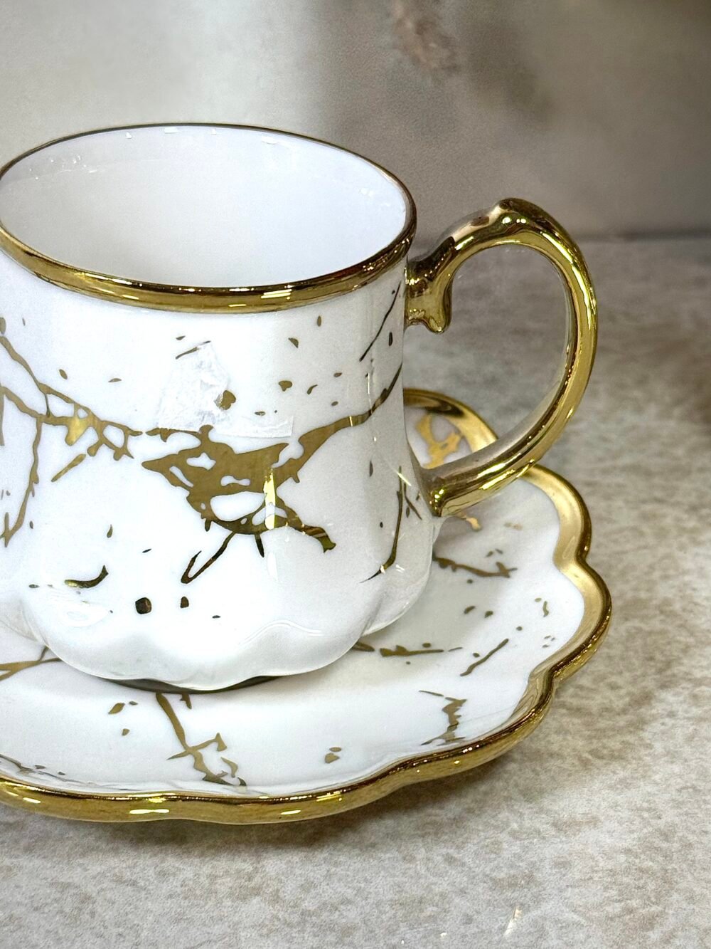 Ensemble de 6 Tasses à Café Blanches et Dorées – Chic Intemporel pour une Table Élégante
