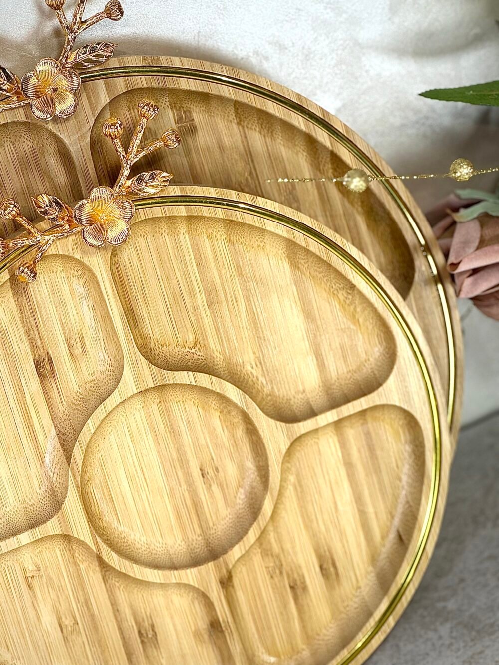 Ensemble de 3 Plateaux Bento Ronds en Bambou avec Décoration Dorée – Élégance Naturelle et Moderne