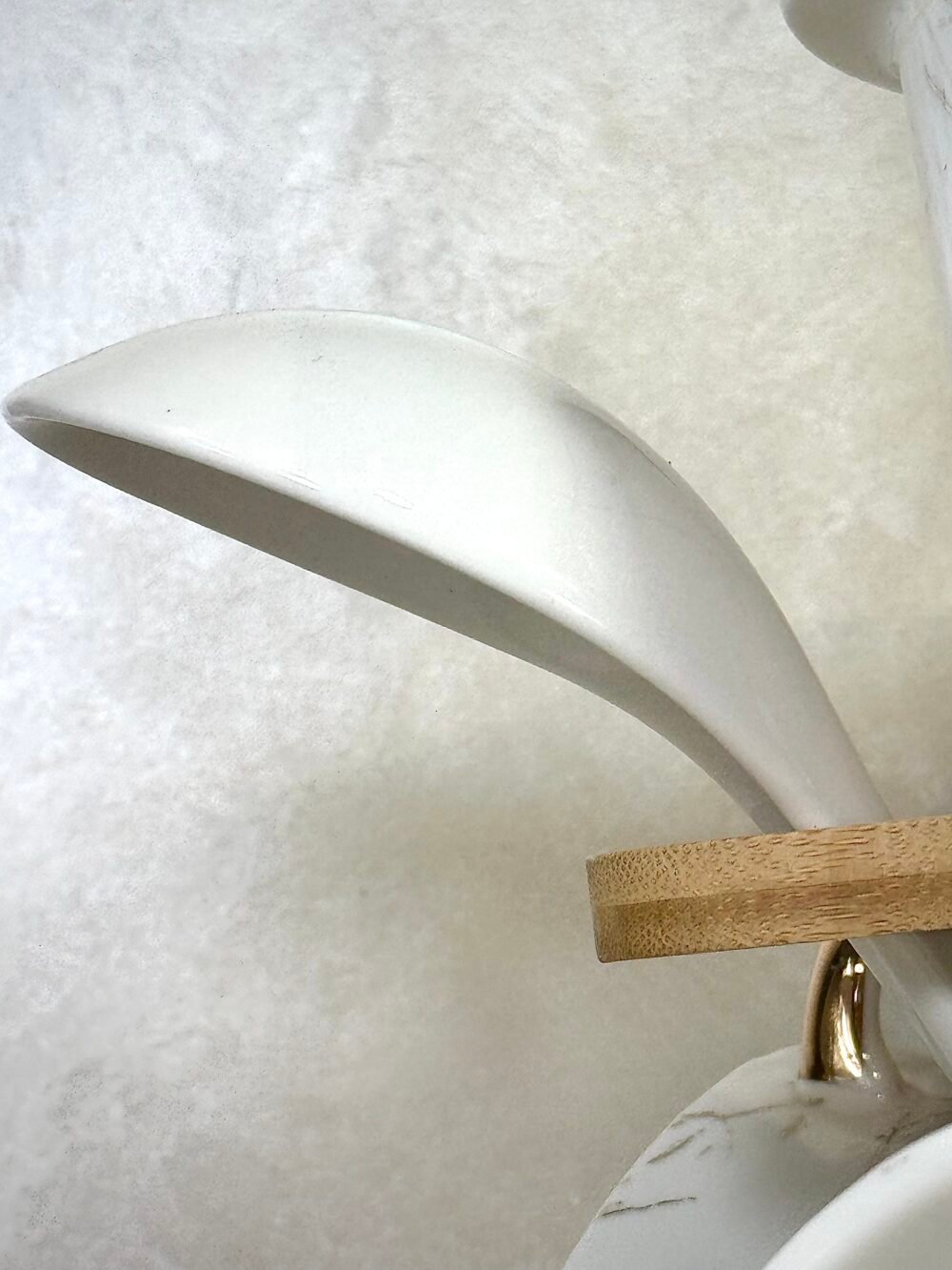 Ensemble Soupière avec Support Chauffant et 6 Bols avec Cuillères – Blanc et Doré Élégant