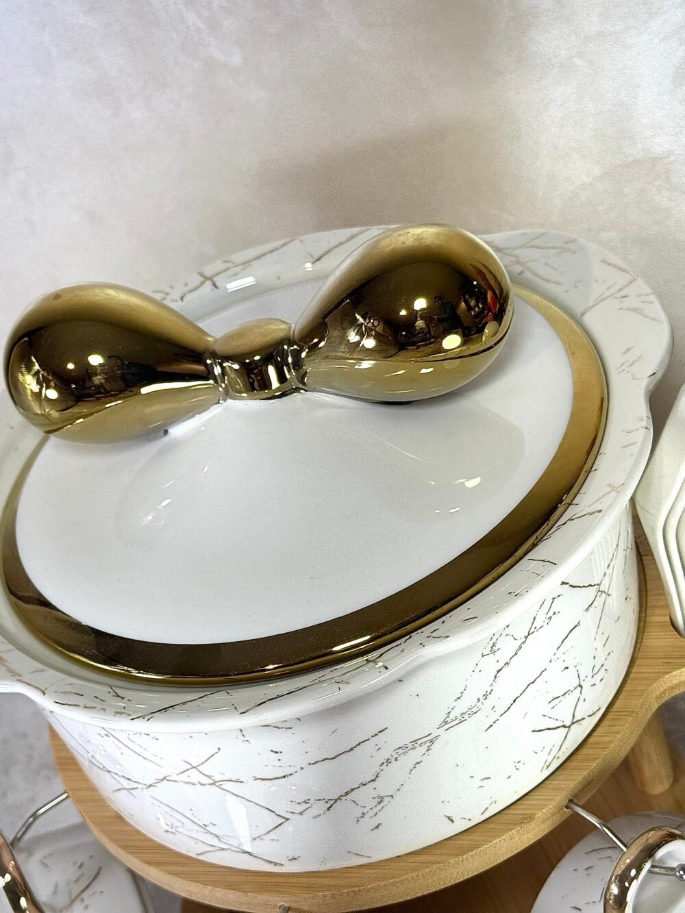 Ensemble Soupière avec Support Chauffant et 6 Bols avec Cuillères – Blanc et Doré Élégant