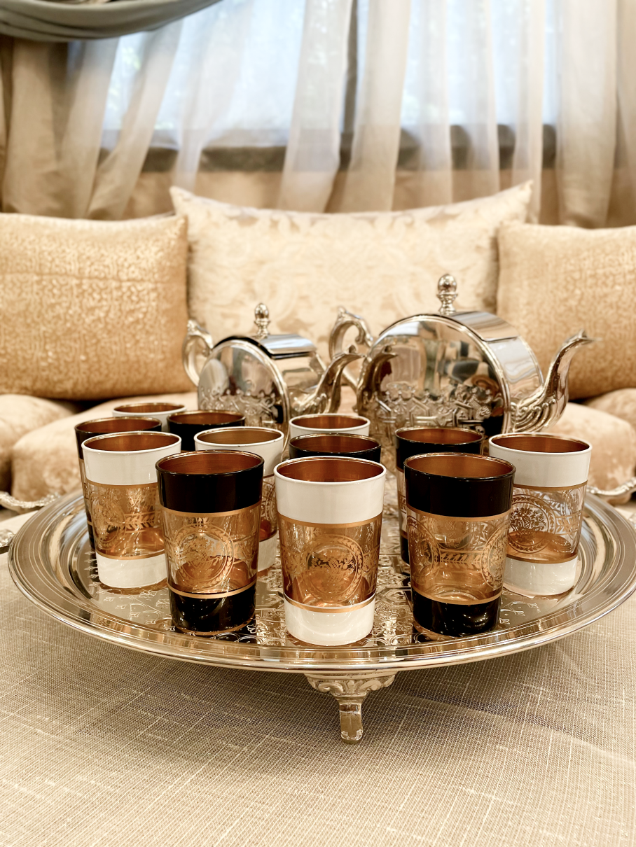 Ensemble de 12 Verres à Thé Marocains Noir & Blanc avec Décorations Dorées