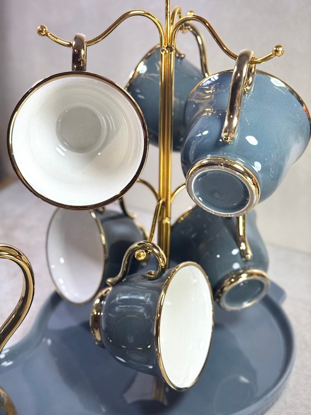 Ensemble Café Élégant Gris et Doré – 6 Tasses, Cafetière et Plateau Personnalisé