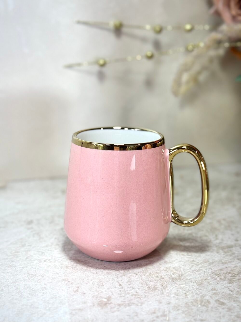 Ensemble Café Rose et Doré en Céramique – Plateau, 6 Tasses et Cafetière Élégante