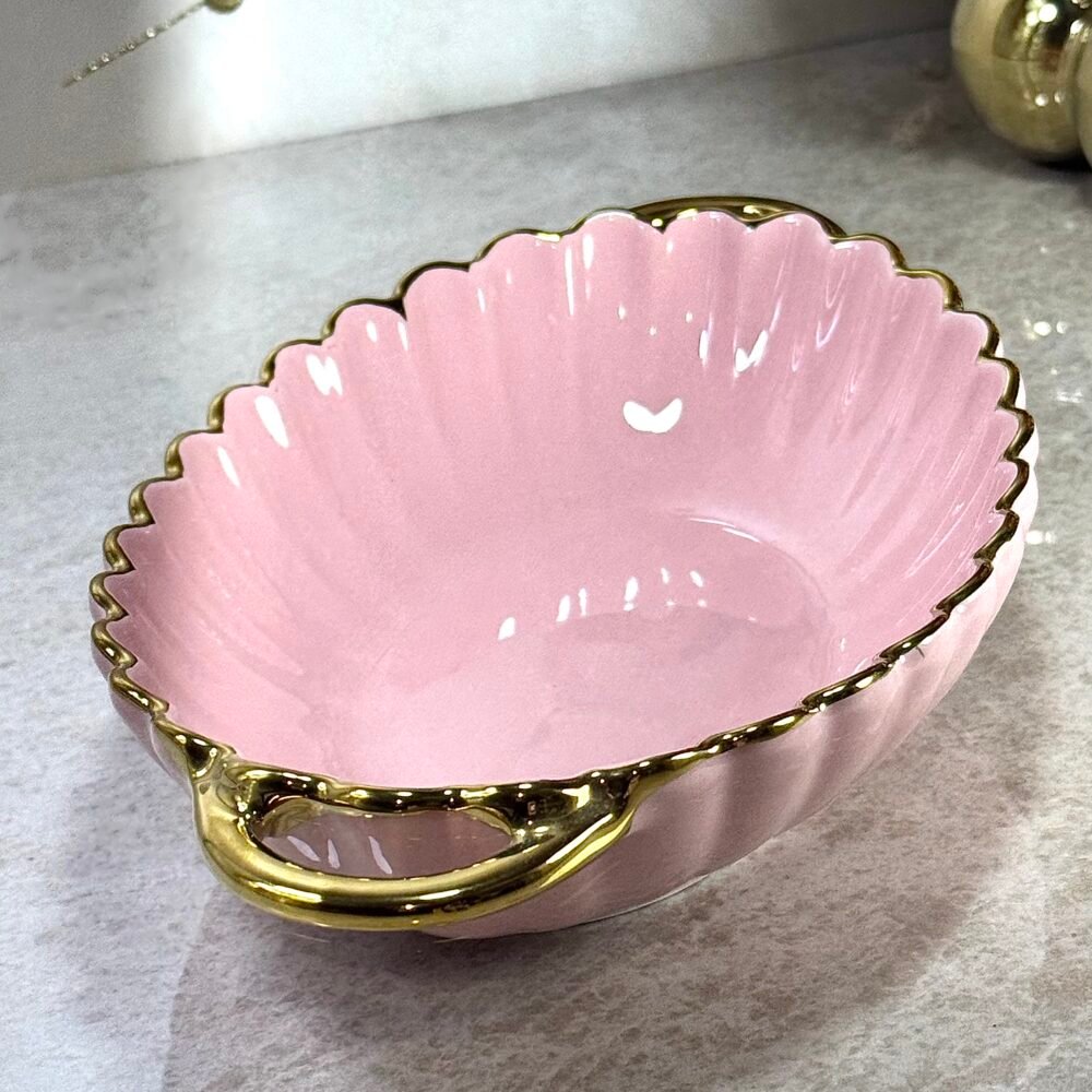 Bol Ovale de Présentation Rose avec Motifs Dorés et Poignées Élégantes