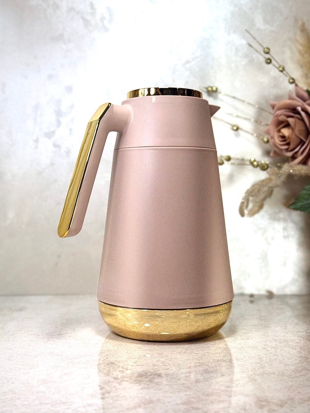 Thermos Rose Foncé Élégant avec Motifs Dorés – Style Simple et Raffiné