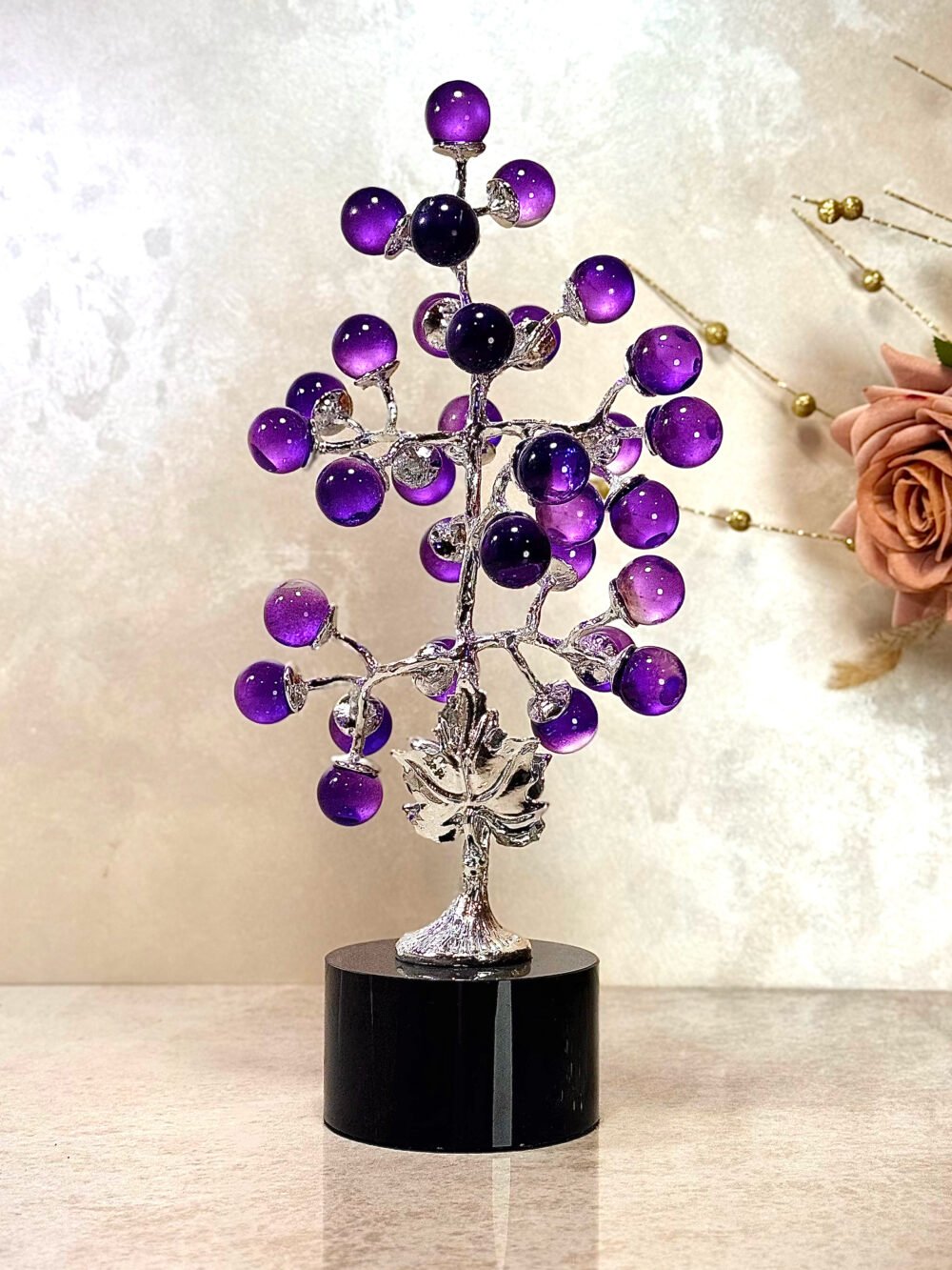 Arbre Décoratif en Métal et Verre – Boules Violettes Élégantes