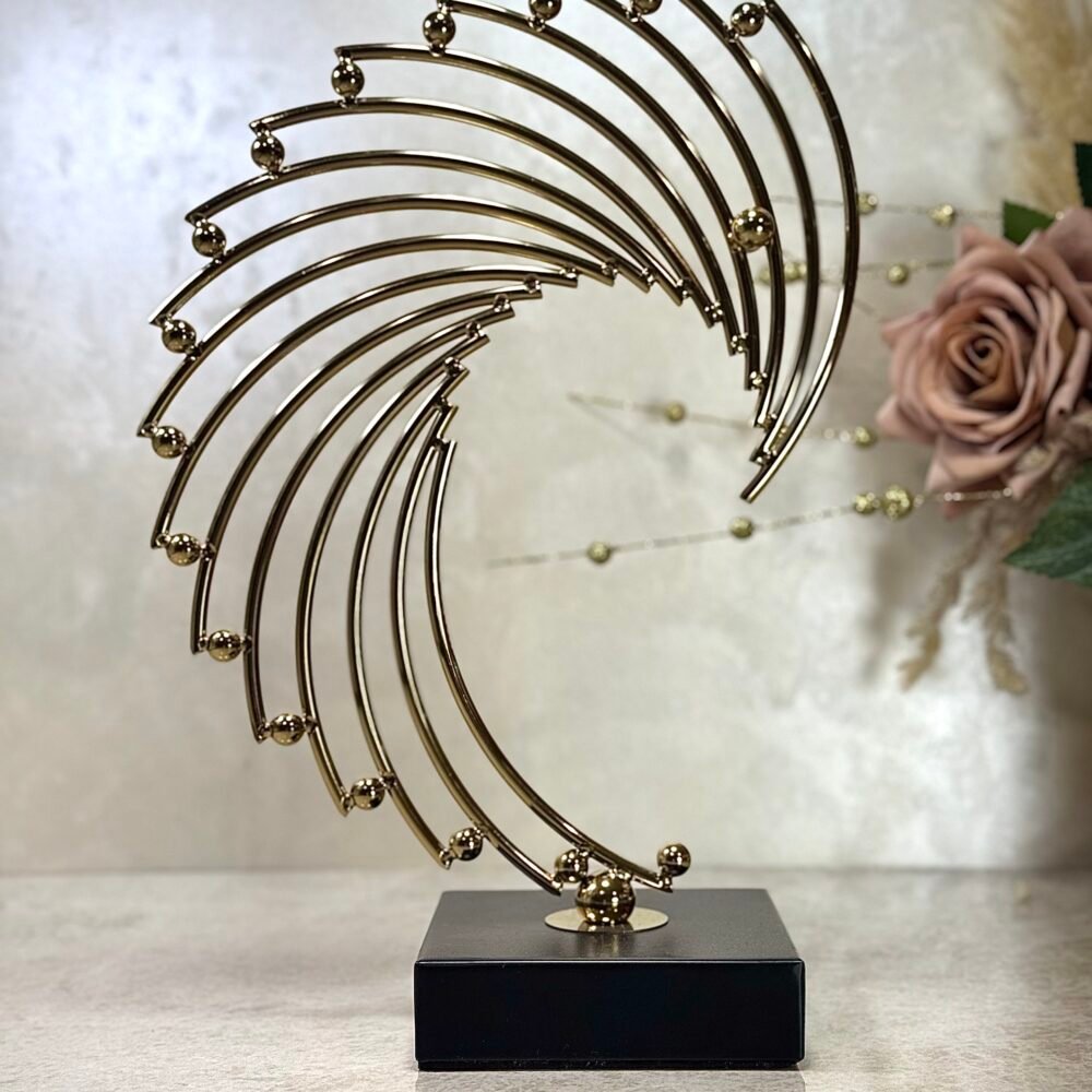Statue Décorative Métallique Forme de Vague – Élégance Moderne et Fluidité