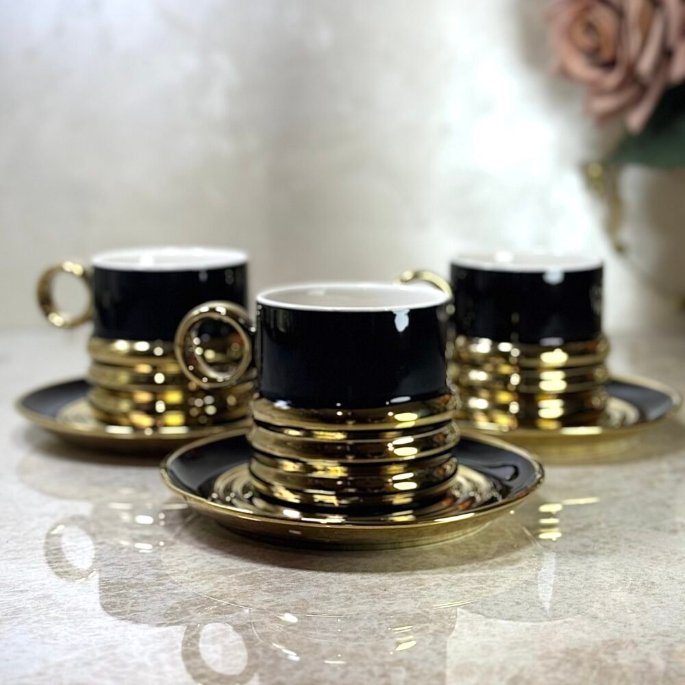 Ensemble de 6 Tasses à Café Modernes Noir et Doré avec Sous-Tasses – Élégance Contemporaine