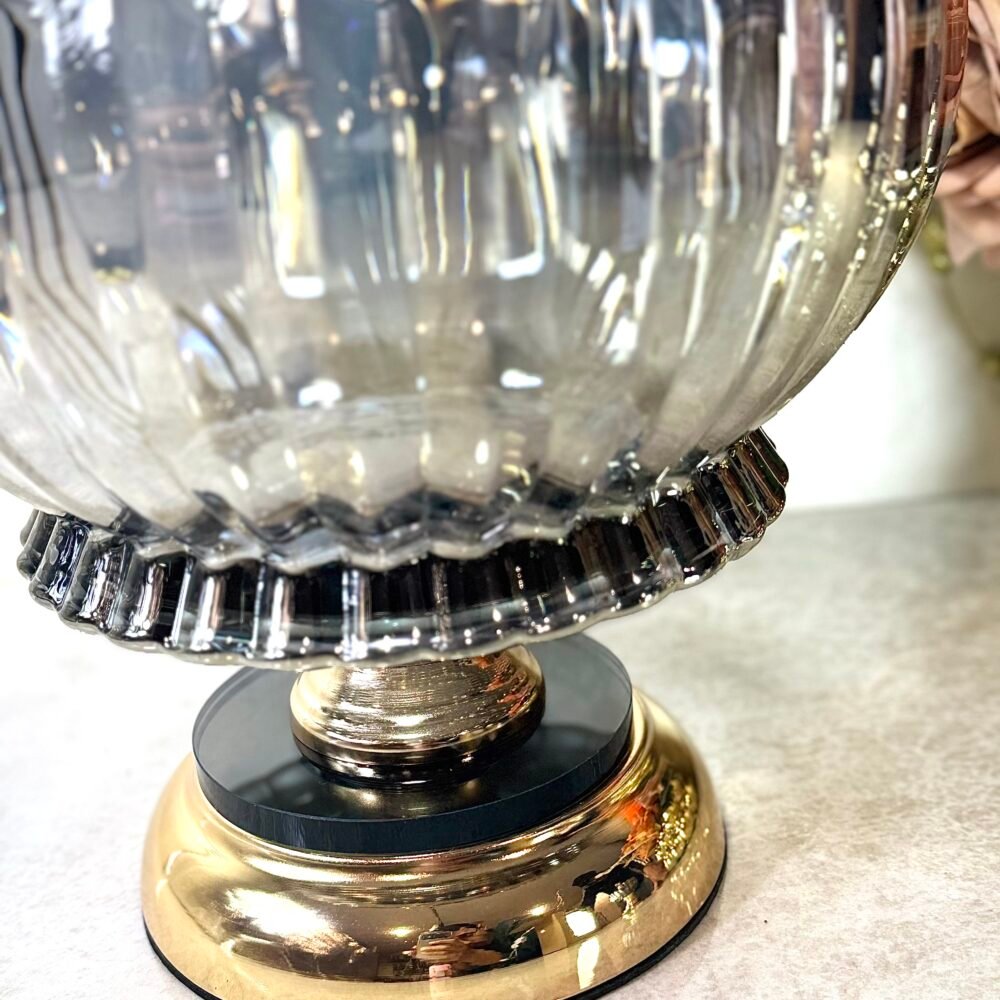 Bol en Verre Gris sur Support Noir et Doré – Design Élégant et Contemporain pour Décoration