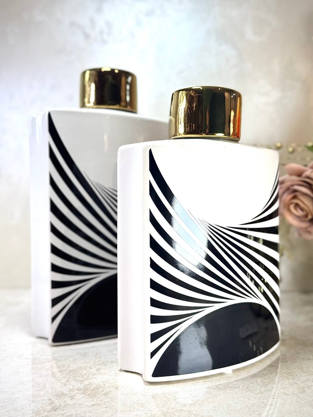 Ensemble de 2 Bouteilles Décoratives Rectangulaires Blanc et Noir – Motif Zèbre