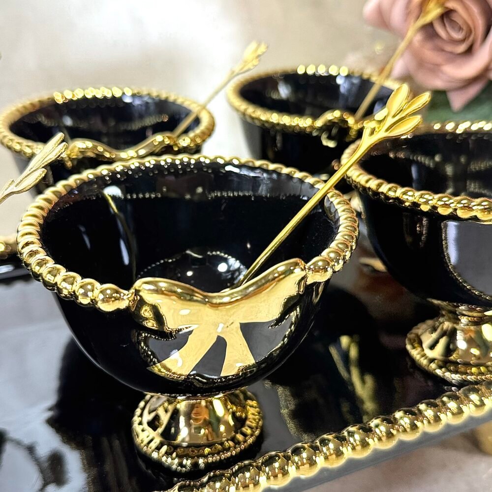 Ensemble de 6 Coupes à Glace avec Cuillères sur Plateau Noir et Doré
