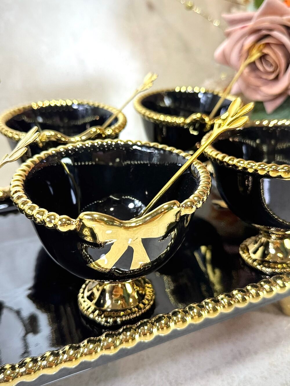 Ensemble de 6 Coupes à Glace avec Cuillères sur Plateau Noir et Doré