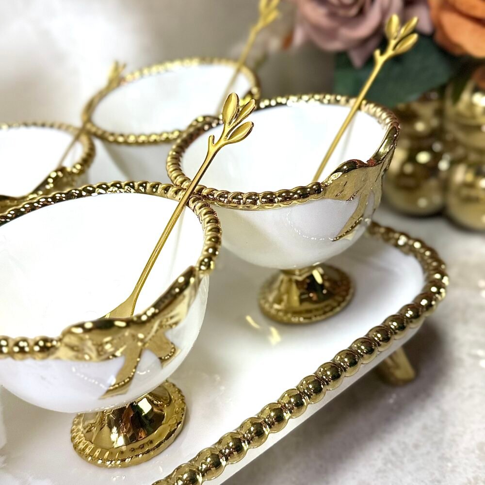 Ensemble de 6 Coupes à Glace avec Cuillères sur Plateau Blanc et Doré