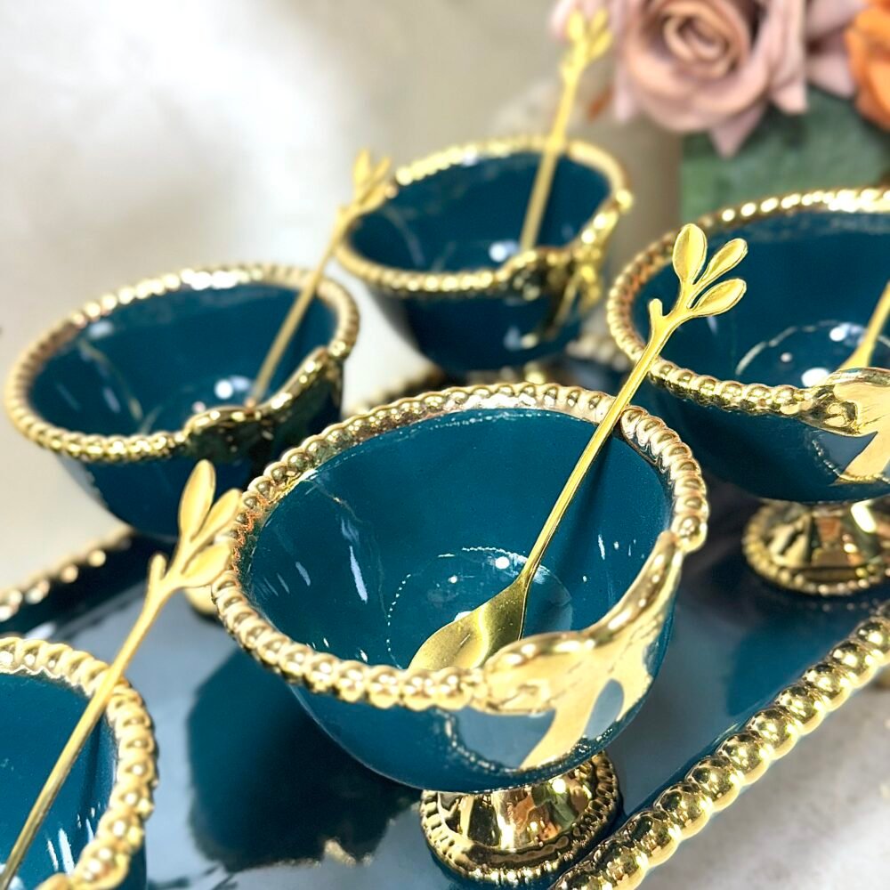 Ensemble de 6 Coupes à Glace avec Cuillères sur Plateau Vert et Doré