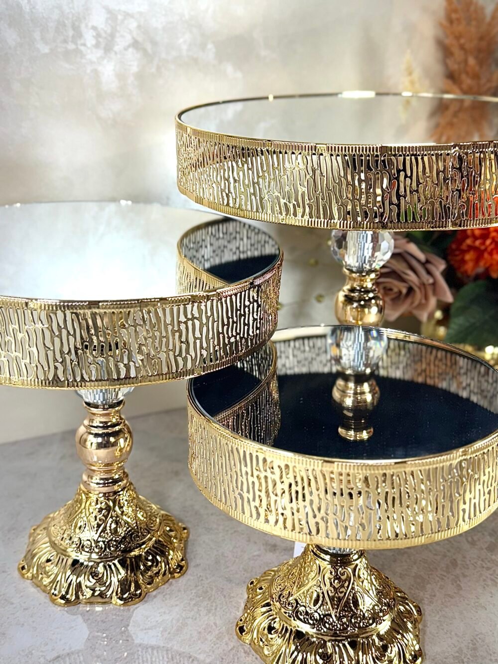 Ensemble de 3 Présentoirs Miroirs Surélevés – Style Traditionnel en Cristal et Doré