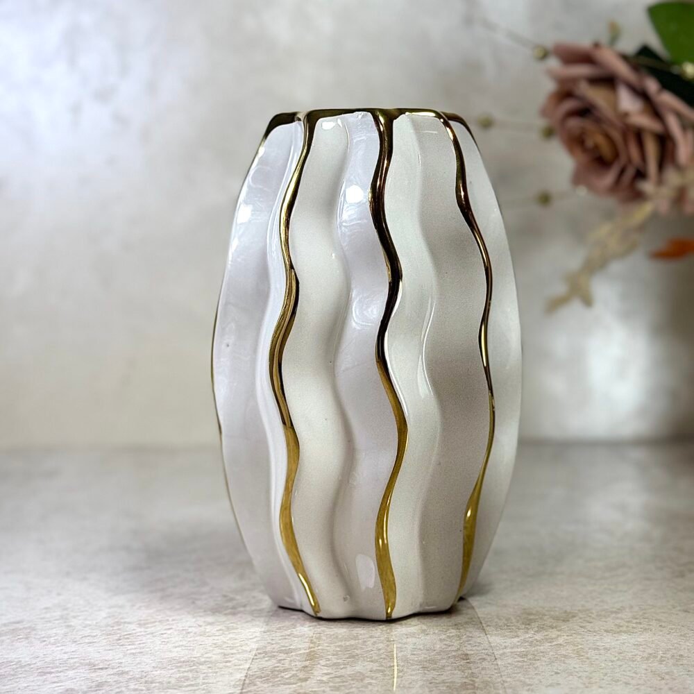 Ensemble de 2 Vases Ovales Ondulés Blancs et Dorés – Pour une Touche Moderne