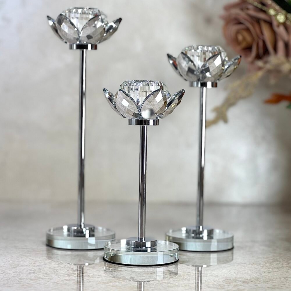 Ensemble de 3 Fleurs en Verre et Métal Argenté – Élégant et Fonctionnel