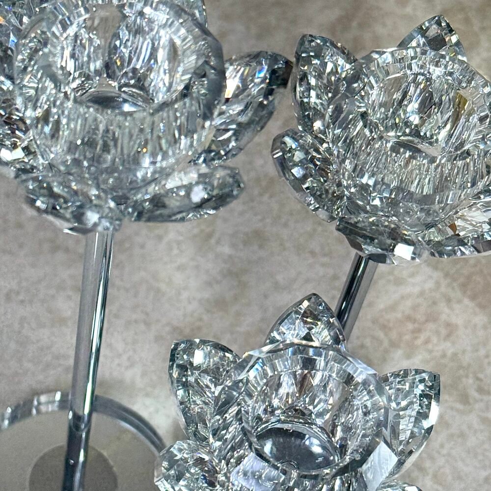 Ensemble de 3 Fleurs en Verre et Métal Argenté – Élégant et Fonctionnel