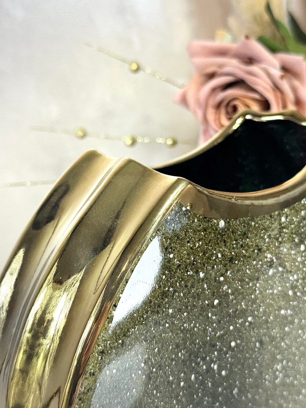 Vase Rond Marron et Doré à Motif Moucheté – Disponible en 2 Tailles