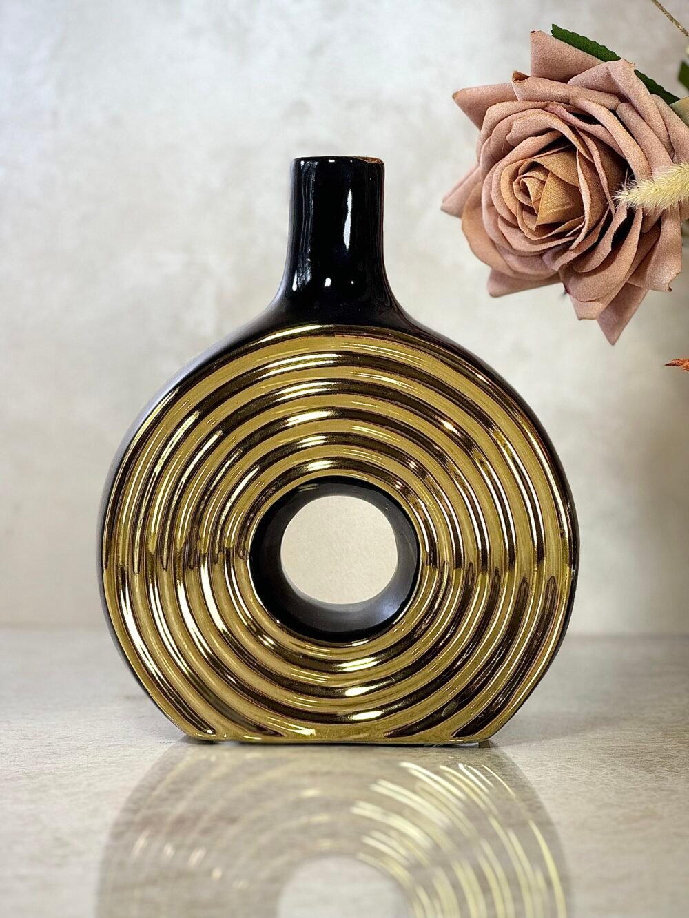 Vase Rond Élégant Noir et Doré avec Trou Central – Design Moderne et Raffiné pour Décoration Intérieure