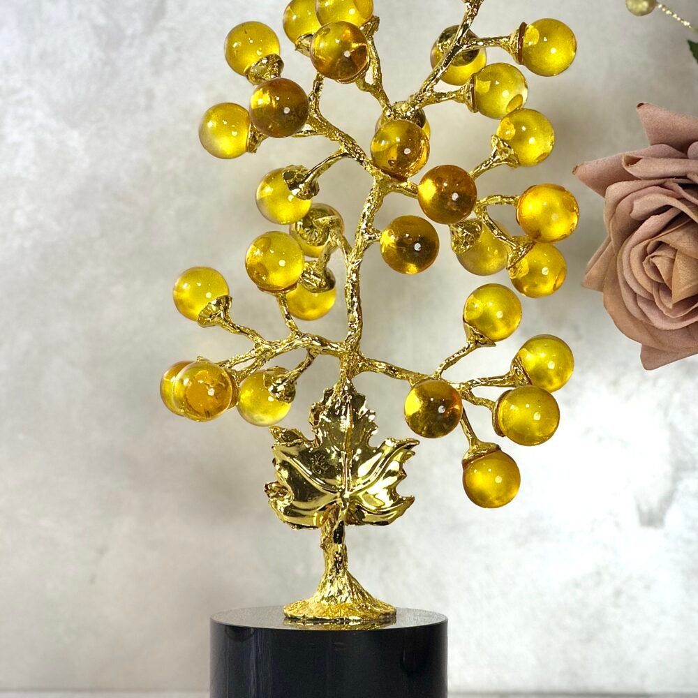 Arbre Décoratif en Métal Doré avec Boules en Verre Jaune – Sculpture Élégante pour Intérieur Moderne