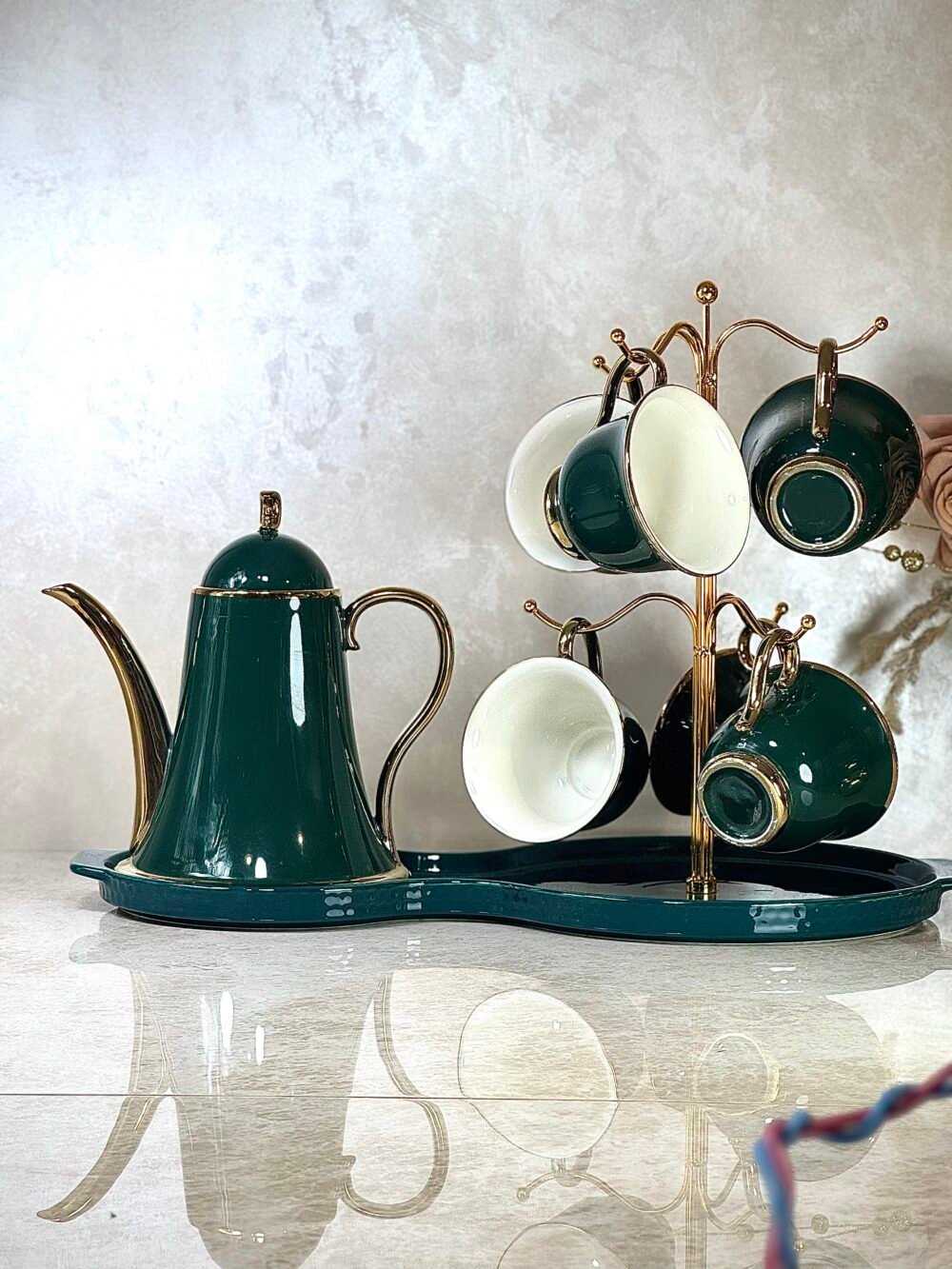 Ensemble Café Élégant Vert et Doré – 6 Tasses, Cafetière et Plateau Personnalisé