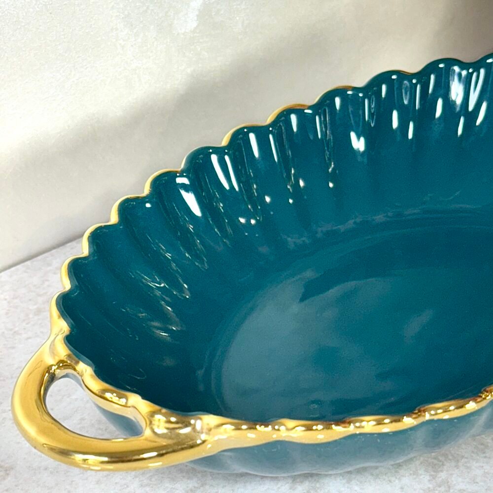 IMG_1905 Bol Ovale de Présentation Vert avec Motifs Dorés et Poignées Élégantes