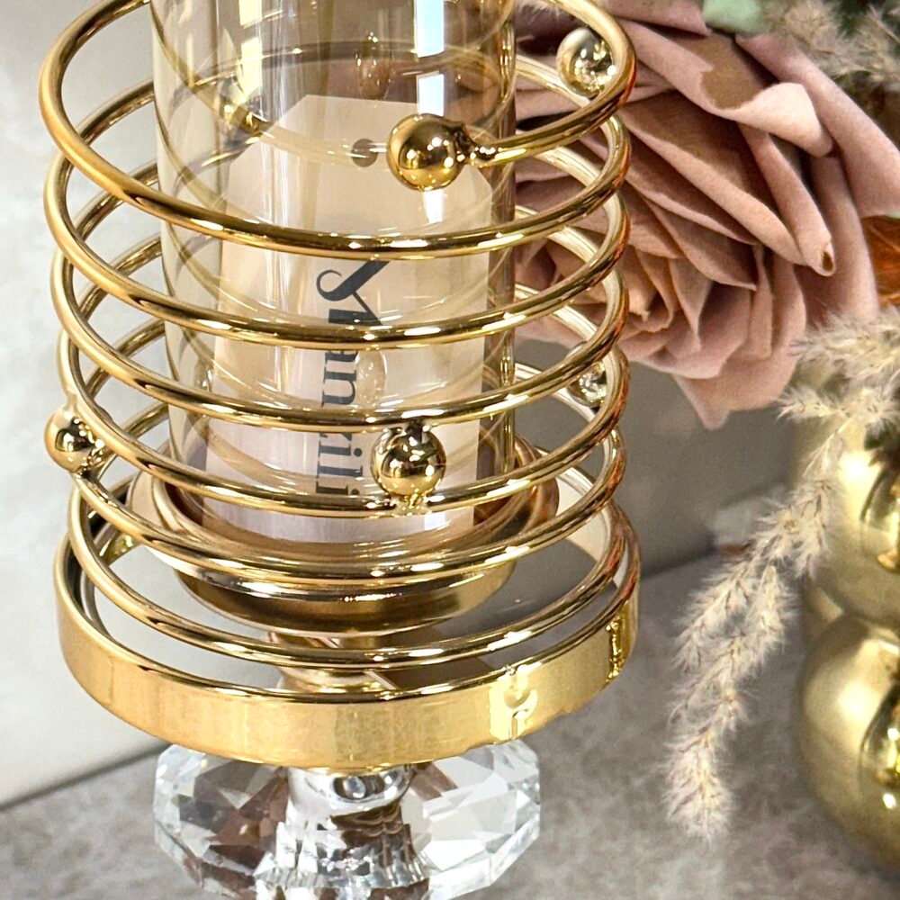Bougeoir Doré avec Décoration en Diamant et Spirale – Design Élégant et Luxueux pour Décoration Moderne