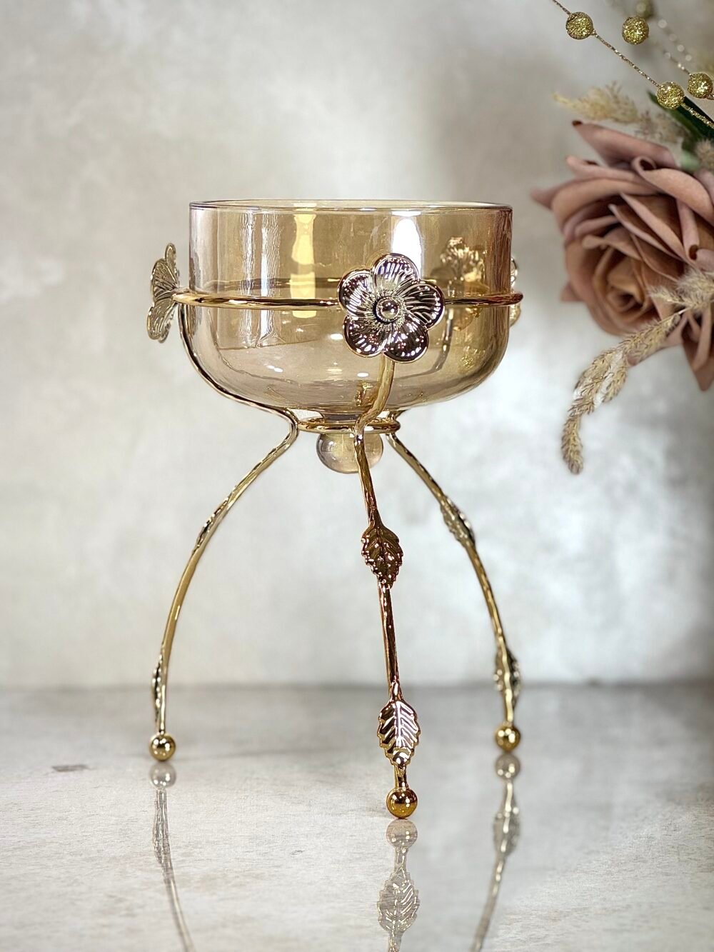 Ensemble de 2 Bols sur Supports Métalliques Dorés – Design Élégant à 3 Pieds pour Décoration ou Présentation