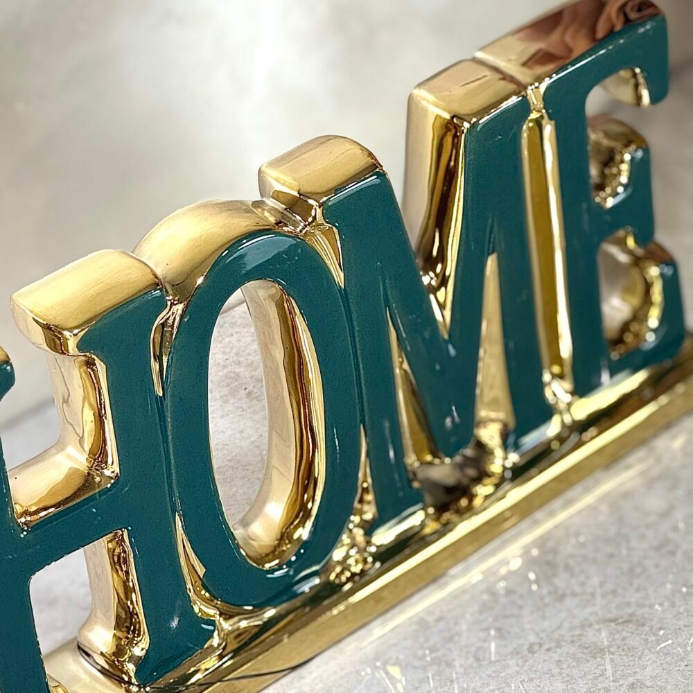 Décoration Céramique Verte et Dorée "HOME" – Élégance Moderne et Accueillante pour Intérieur