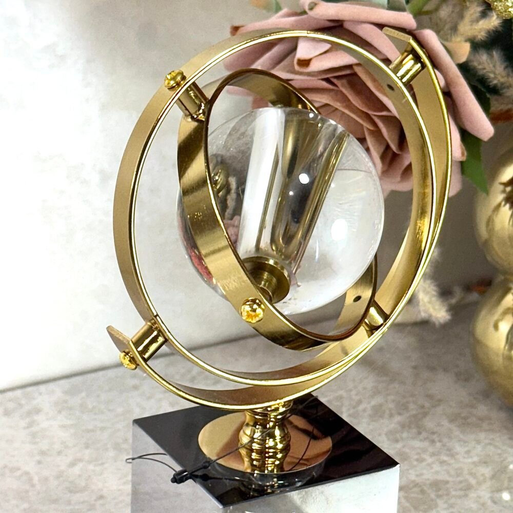 Décoration Boule Cristalline Tournante avec Support en Verre Gris Chromé – Élégance et Magie pour Intérieur Moderne