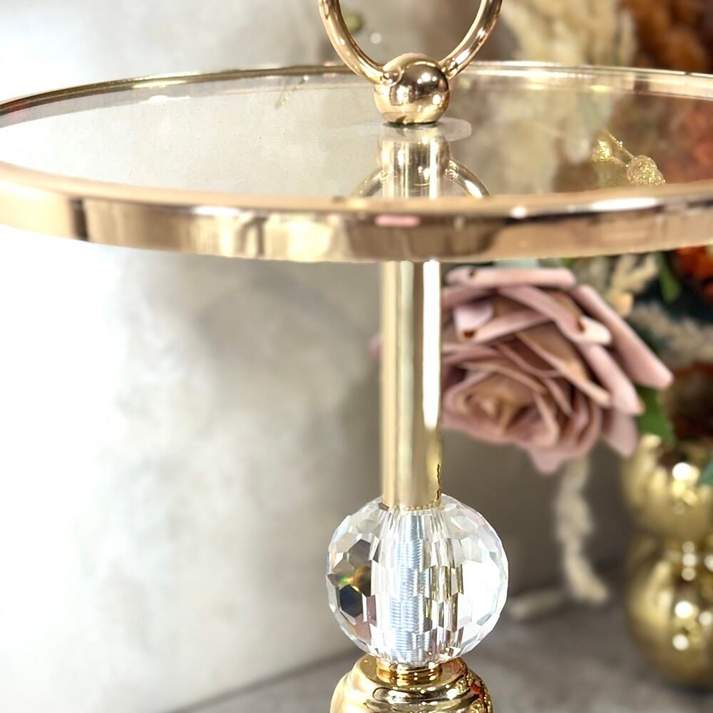 Présentoir élevé en Verre et Métal Doré – Élégance Moderne pour Décoration ou Service Raffiné